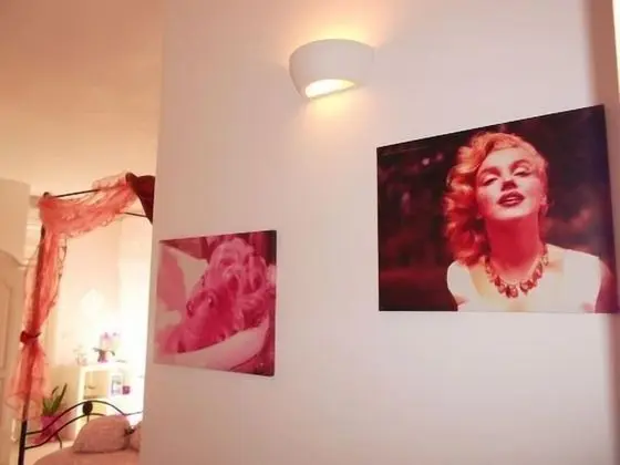 Büyük Yataklı Tek Kişilik Oda