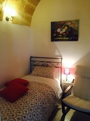 Büyük Yataklı Tek Kişilik Oda