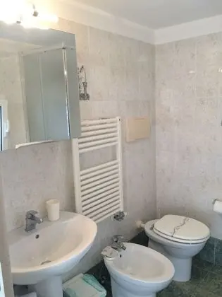 Büyük Yataklı Tek Kişilik Oda