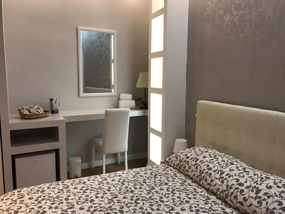 Deluxe Üç Kişilik Oda, Banyolu/Duşlu