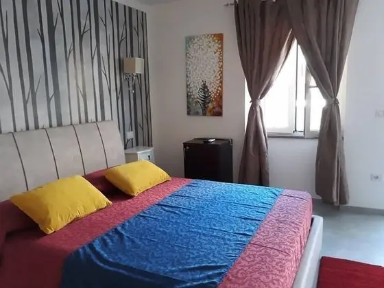 Üç Kişilik Oda, Veranda, Bahçe Manzaralı