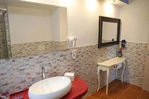 Üç Kişilik Oda, Veranda, Bahçe Manzaralı