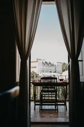 Tek Büyük Yataklı Oda, Banyolu/Duşlu, Bahçe Manzaralı (Degas)