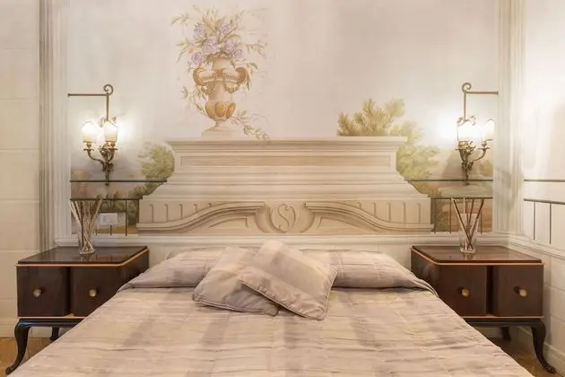 Tek Büyük veya İki Ayrı Yataklı Oda (DANTE)