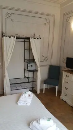 Tek Büyük veya İki Ayrı Yataklı Oda (Private External Bathroom)