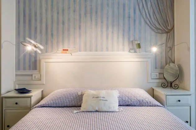 Tek Büyük Yataklı Oda (PIRANDELLO)