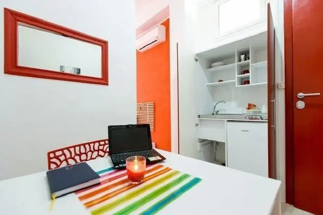 Üç Kişilik Oda, Küçük Mutfak