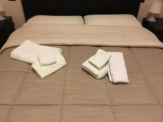 Tek Büyük Yataklı Oda (External Bathroom)