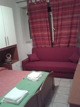 Basic Tek Büyük veya İki Ayrı Yataklı Oda, Ortak Banyo