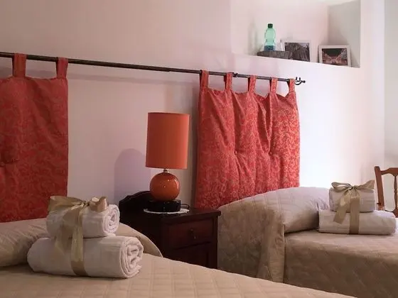 Üç Kişilik Oda, Şehir Manzaralı (1)