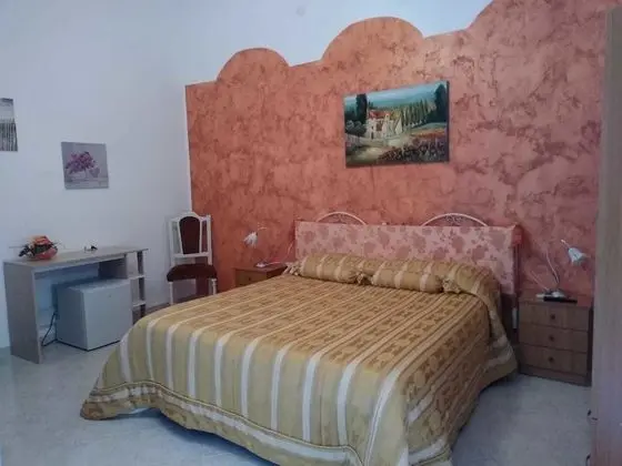 Tek Büyük veya İki Ayrı Yataklı Oda, Bahçe Manzaralı