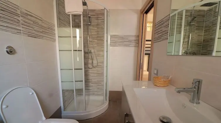 Deluxe Dört Kişilik Oda, Özel Banyo