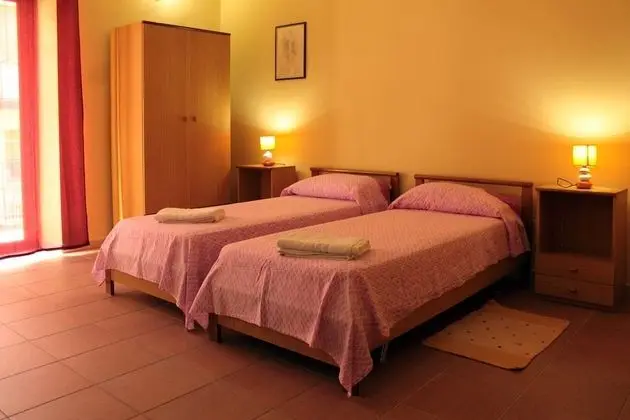 Tek Büyük veya İki Ayrı Yataklı Oda