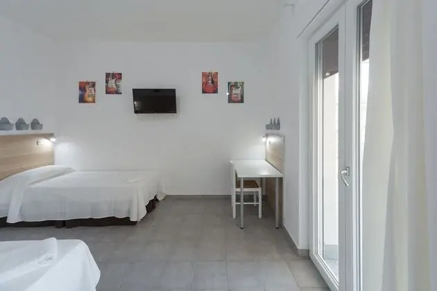 Üç Kişilik Oda (Palinuro)