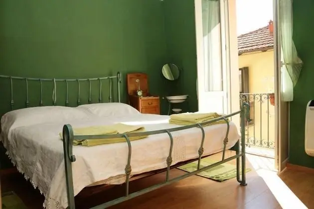 Tek Büyük veya İki Ayrı Yataklı Oda, Ortak Banyo