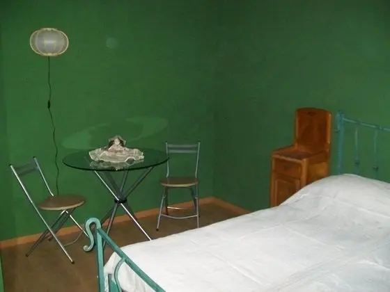 Tek Büyük veya İki Ayrı Yataklı Oda, Ortak Banyo