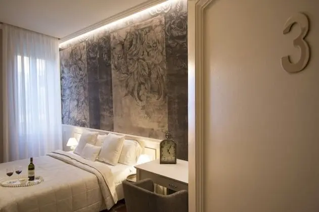 Üç Kişilik Oda (Arazzi)