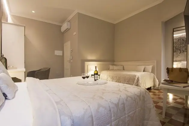 Üç Kişilik Oda (Arazzi)