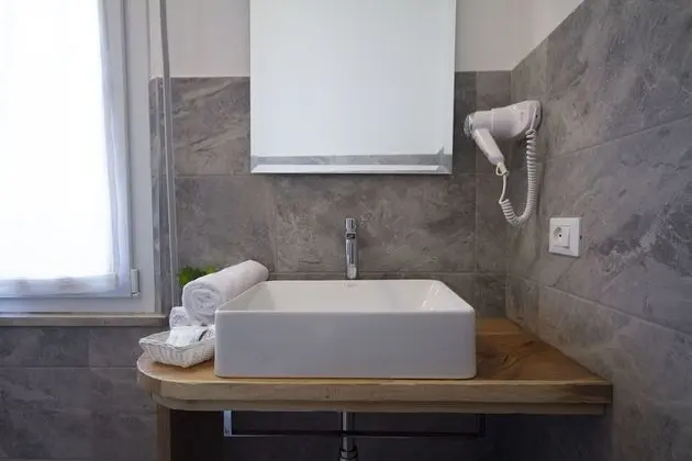 Business Tek Büyük veya İki Ayrı Yataklı Oda
