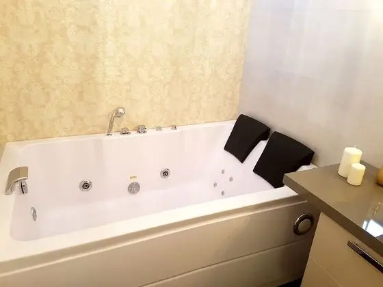 Deluxe Tek Büyük Yataklı Oda, Banyolu/Duşlu