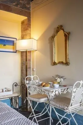 Comfort Tek Büyük veya İki Ayrı Yataklı Oda