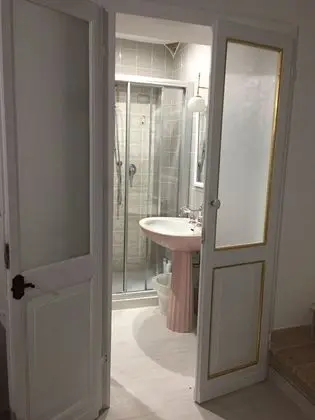 Üç Kişilik Oda, Banyolu/Duşlu