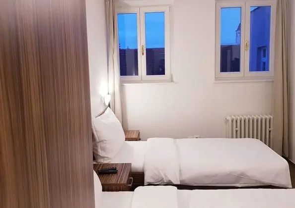 Standard Tek Büyük Yataklı Oda