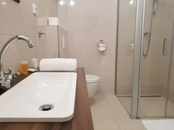 Standard Tek Büyük Yataklı Oda