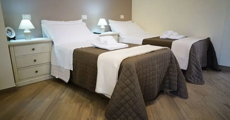 Tek Büyük veya İki Ayrı Yataklı Oda