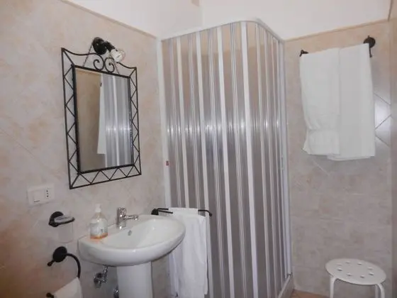 Tek Büyük veya İki Ayrı Yataklı Oda, Özel Banyo, Bahçe Manzaralı