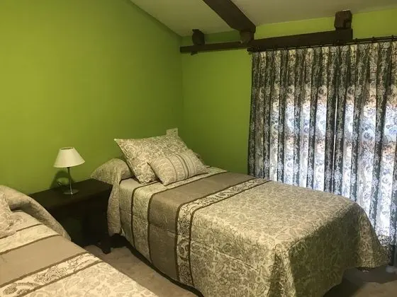 Tek Büyük Yataklı Oda, Ortak Banyo (Verde)