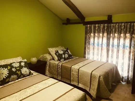 Tek Büyük Yataklı Oda, Ortak Banyo (Verde)