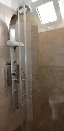 Dört Kişilik Oda, Deniz Manzaralı