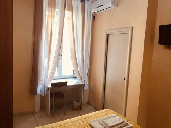 Tek Büyük Yataklı Oda