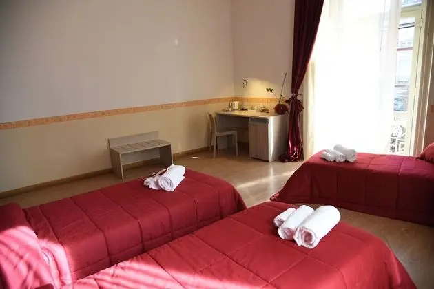 Üç Kişilik Oda