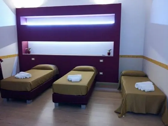 Üç Kişilik Oda