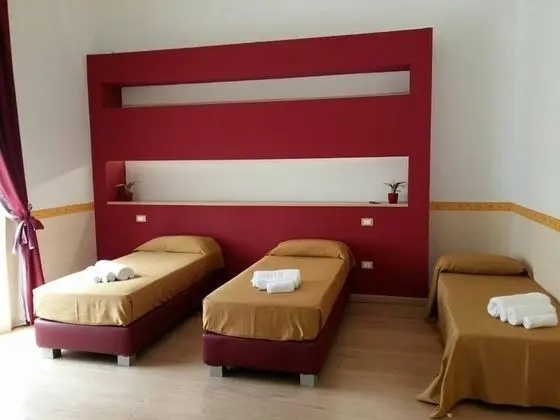 Üç Kişilik Oda