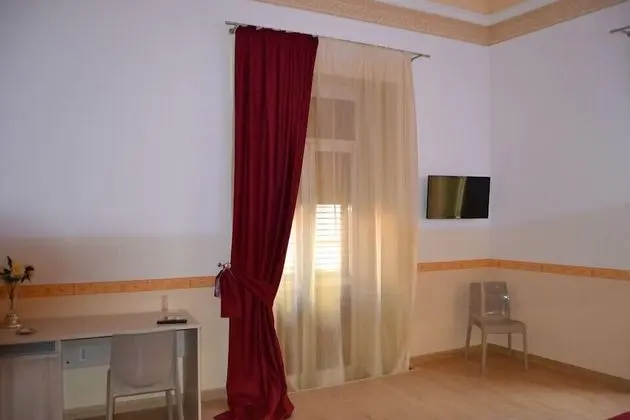 Üç Kişilik Oda