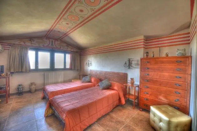 Basic Tek Büyük veya İki Ayrı Yataklı Oda