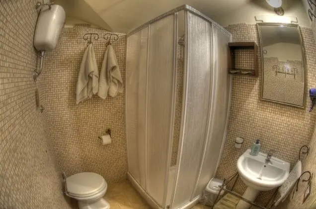 Basic Tek Büyük veya İki Ayrı Yataklı Oda