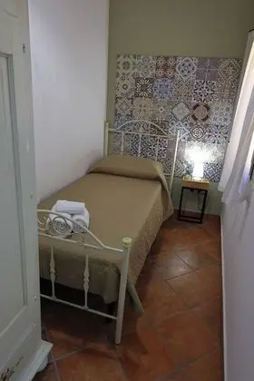 Üç Kişilik Oda
