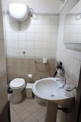 Üç Kişilik Oda