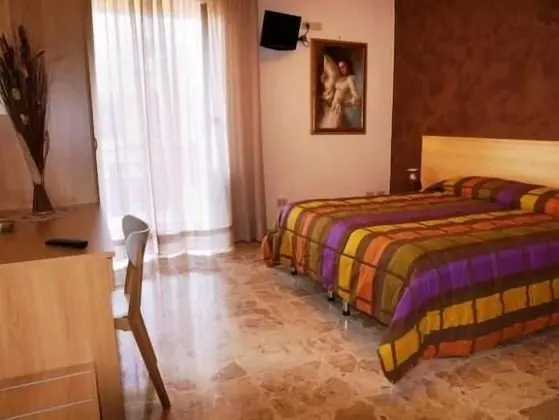 Üç Kişilik Oda, Özel Banyo (External)