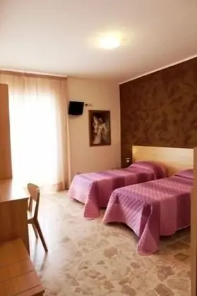 Üç Kişilik Oda, Özel Banyo (External)