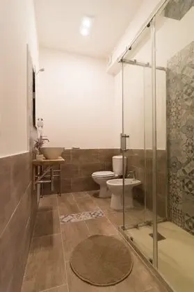 Tek Büyük veya İki Ayrı Yataklı Oda, Özel Banyo