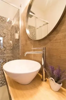 Tek Büyük veya İki Ayrı Yataklı Oda, Özel Banyo