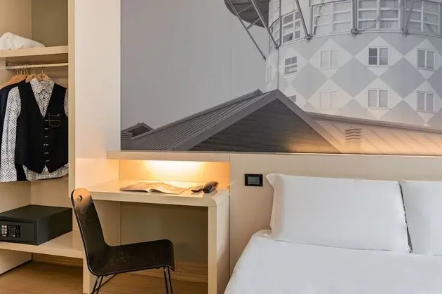 Üç Kişilik Oda, Engellilere Uygun, Sigara İçilmez