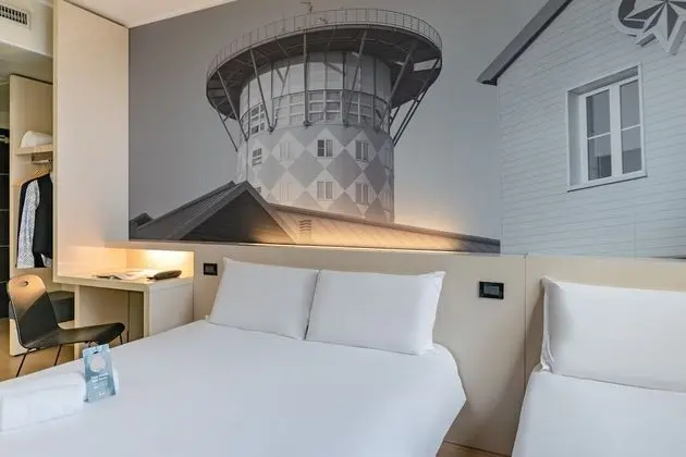 Üç Kişilik Oda, Engellilere Uygun, Sigara İçilmez