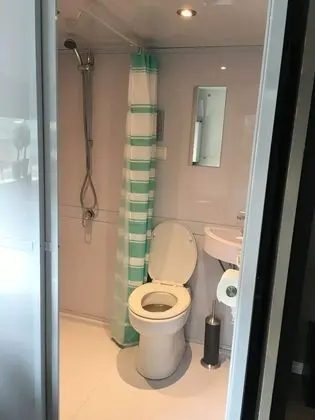 Üç Kişilik Oda, Birden Çok Yatak, Sigara İçilmez