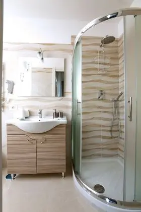 Standard Tek Büyük Yataklı Oda, Balkon (Rosa)